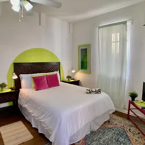 Tropical In Miramar Apartment